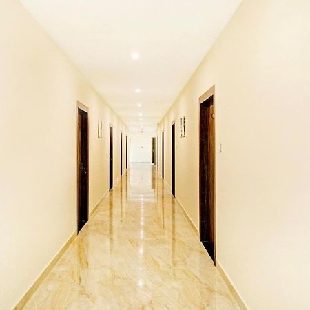 Silver Regency Ґувахаті Екстер'єр фото