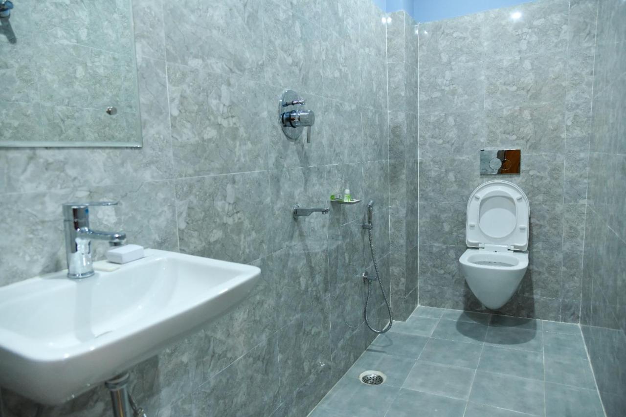Silver Regency Ґувахаті Екстер'єр фото